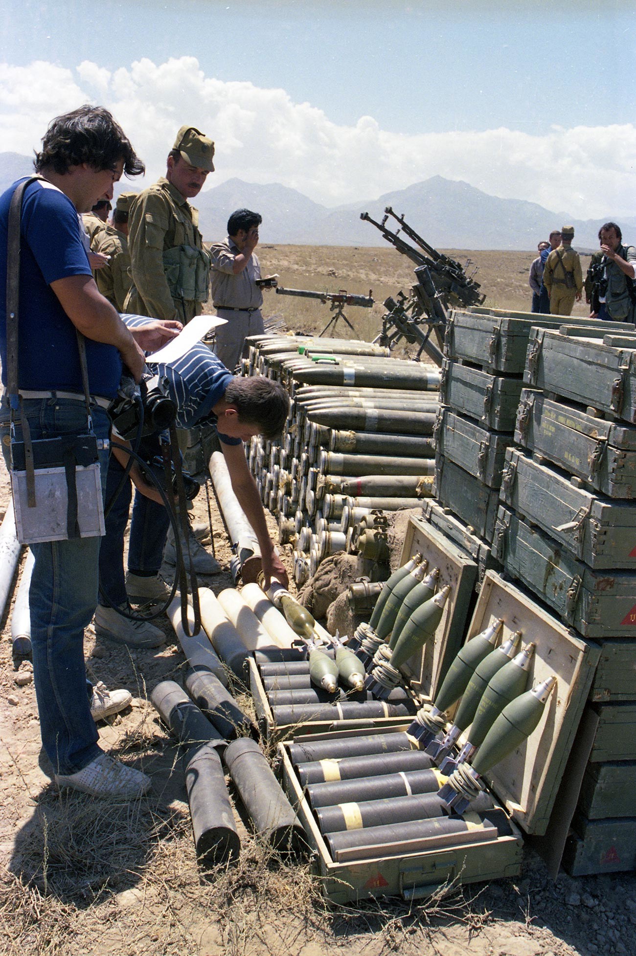 Исламска Република Авганистан. Складиште заплењене муниције и оружја.