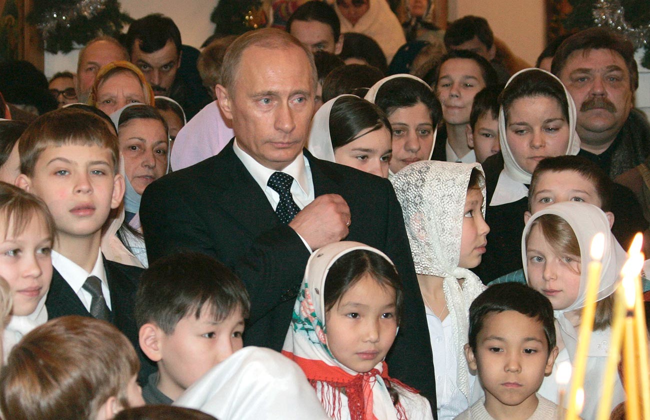2006年1月7日。ヤクーツクの教会で降誕祭を祝ったプーチン大統領