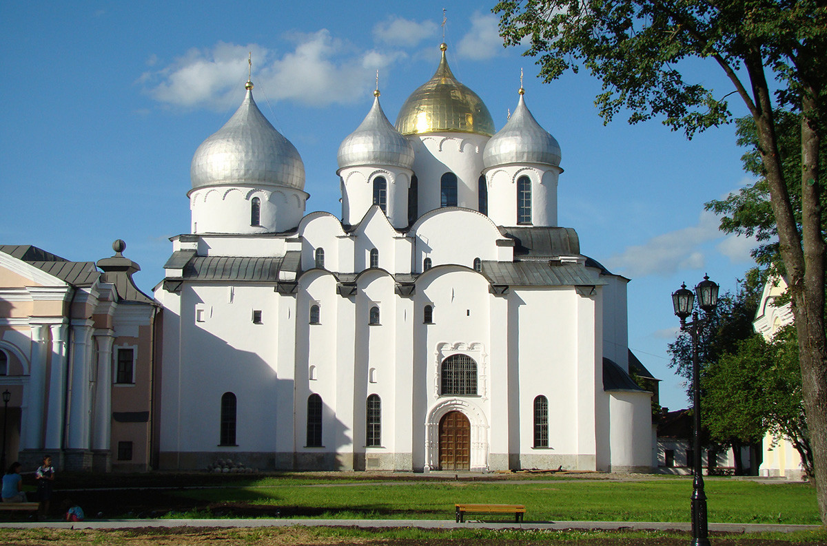 Cattedrale di Santa Sofia,Velikij Novgorod, XI secolo; una delle chiese più antiche sopravvissute in Russia
