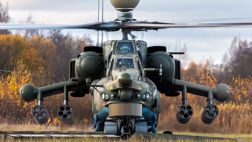 Helikopter Mi-28 bersiap lepas landas.
