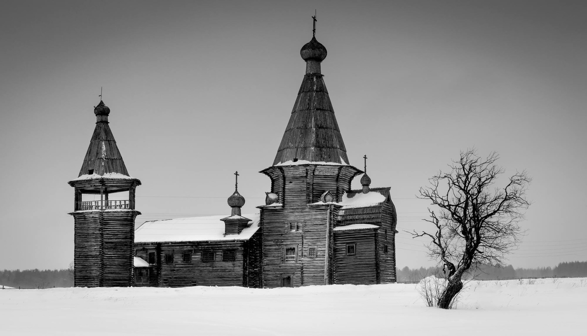 Gereja John Chrysostom dari abad ke-17, di Arkhangelskaya Oblast, 
