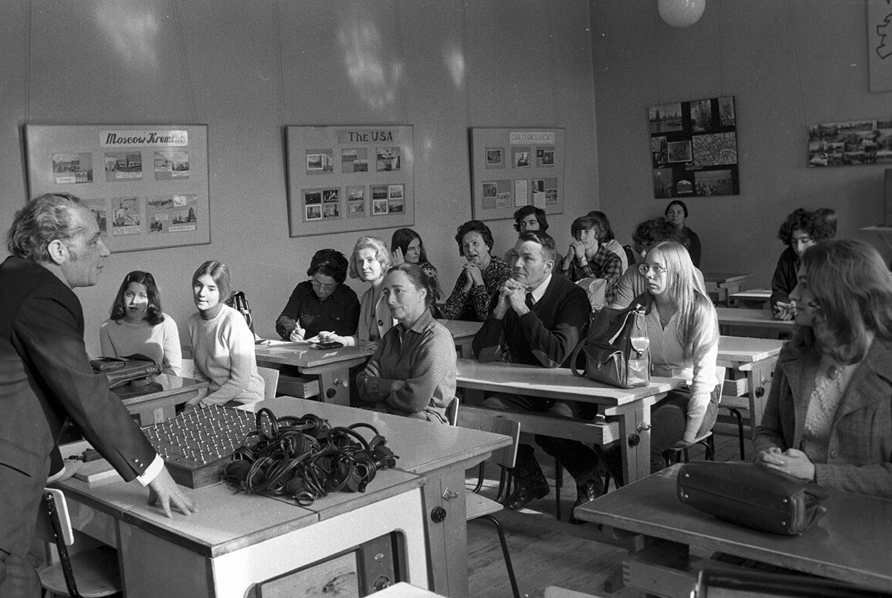 Students participate in an English as a second language class at Moscow's school number 20, which has specialized in the intensive teaching of English since 1958.