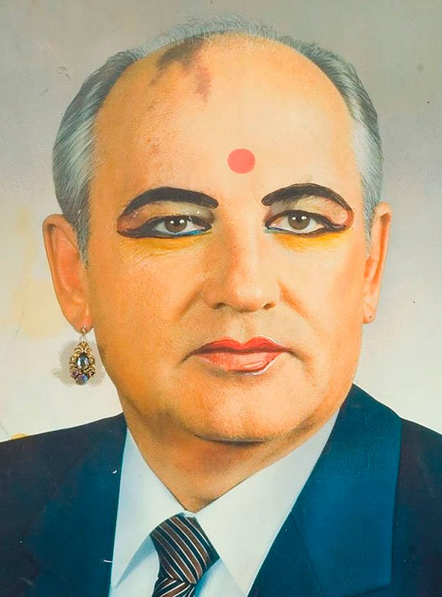 Gorbatchev habillé en femme indienne par Vladislav Mamychev-Monroe, 1989