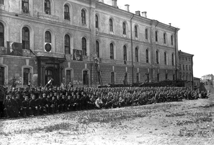 The caserne of the Kremlin garrison, 1920.