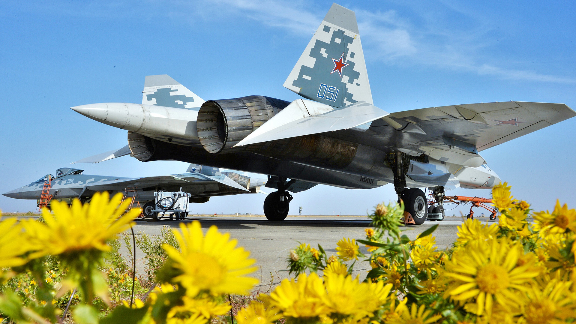 Вишенаменски ловац пете генерације Су-57 у 929-ом Државном центру за тестирање летова Министарства одбране РФ „Чкалов“ у Ахтубинску.