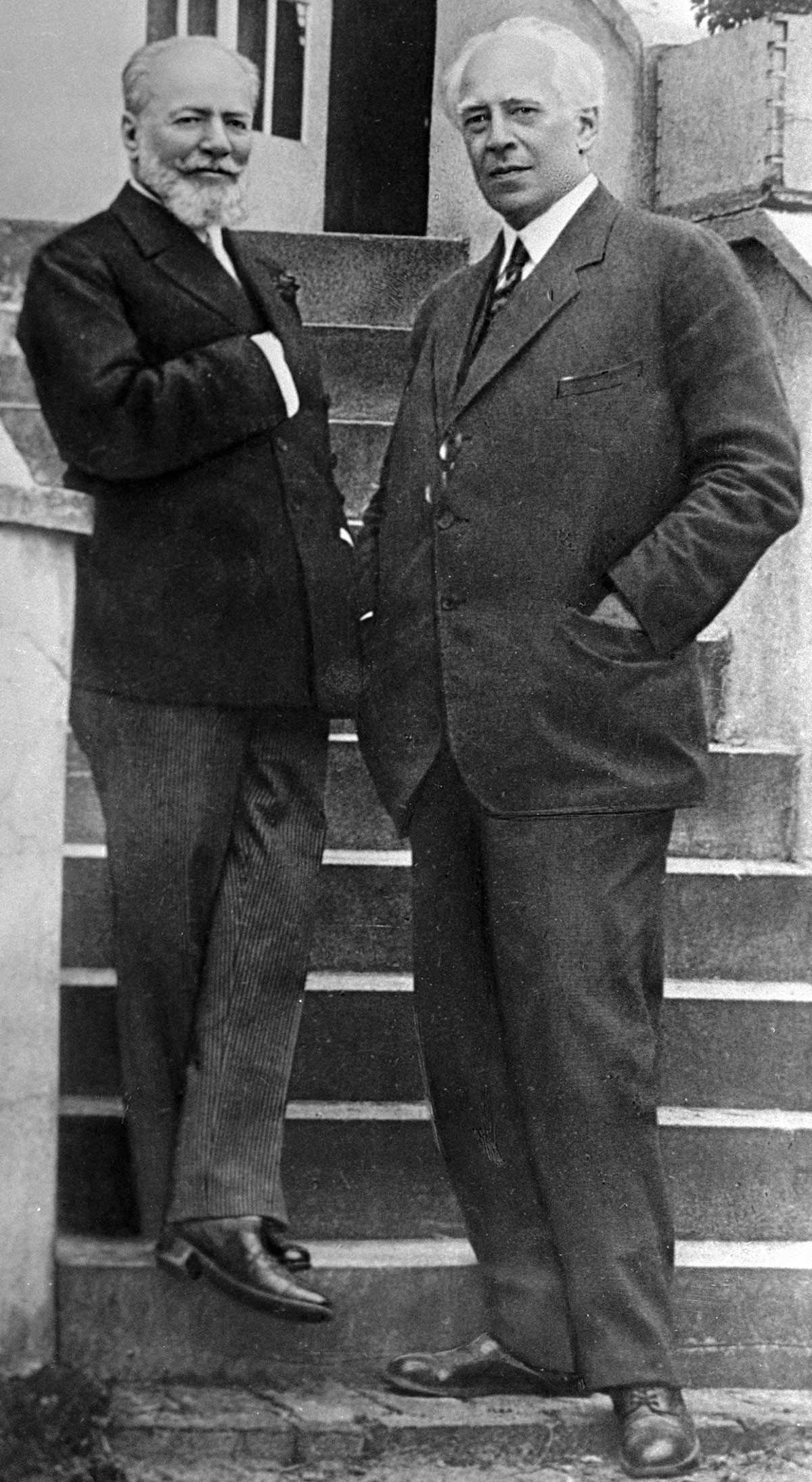 Vladimir Nemirovich-Danchenko and Konstantin Stanislavsky.