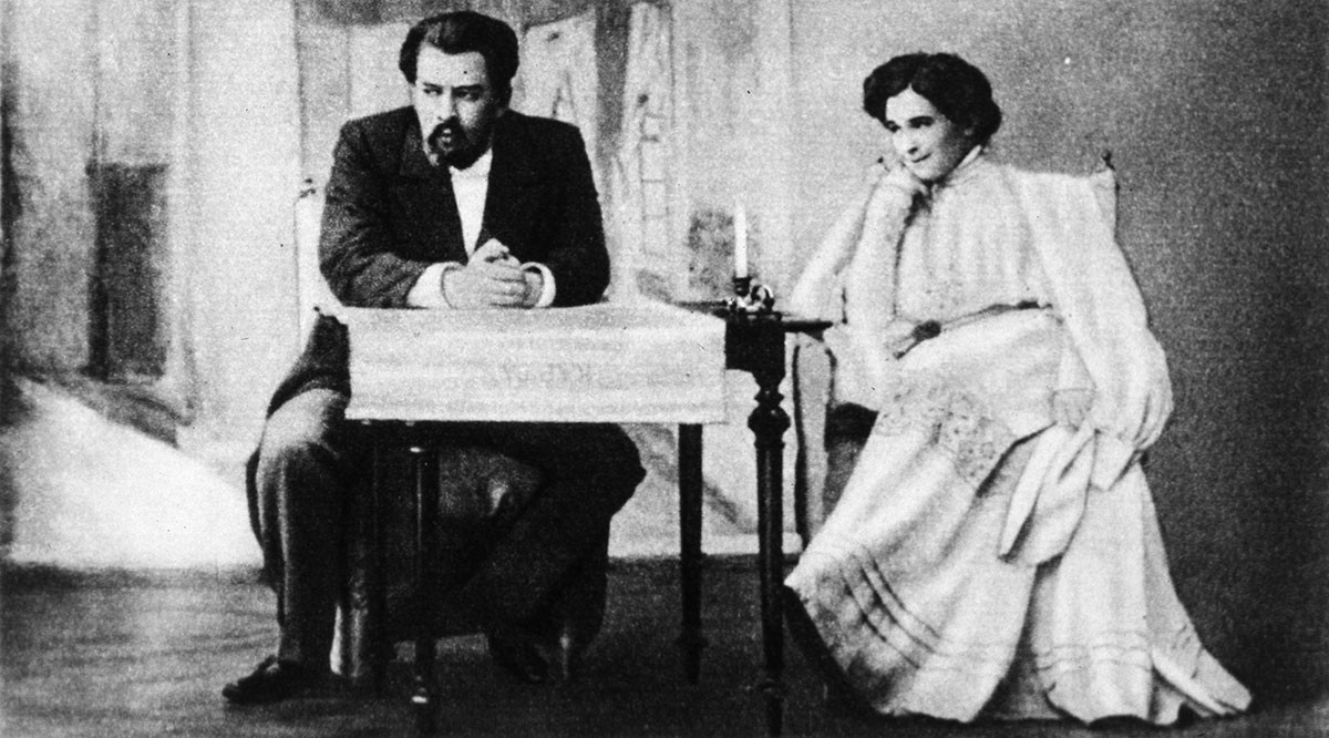 Konstantin Stanislavski kot Astrov in Olga Knipper kot Jelena Andrejevna v Čehovem 