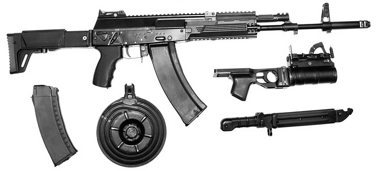 Prototip AK-12 iz leta 2012 z dodatki