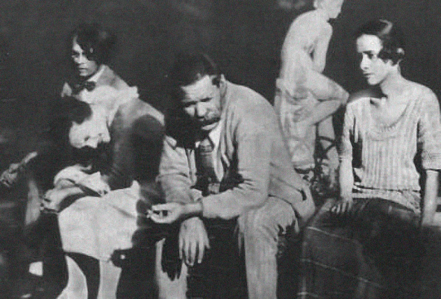 Vladislav Khodasevich, Moura Budberg, Maxim Gorky and Nina Berberova in Italy in 1924.
