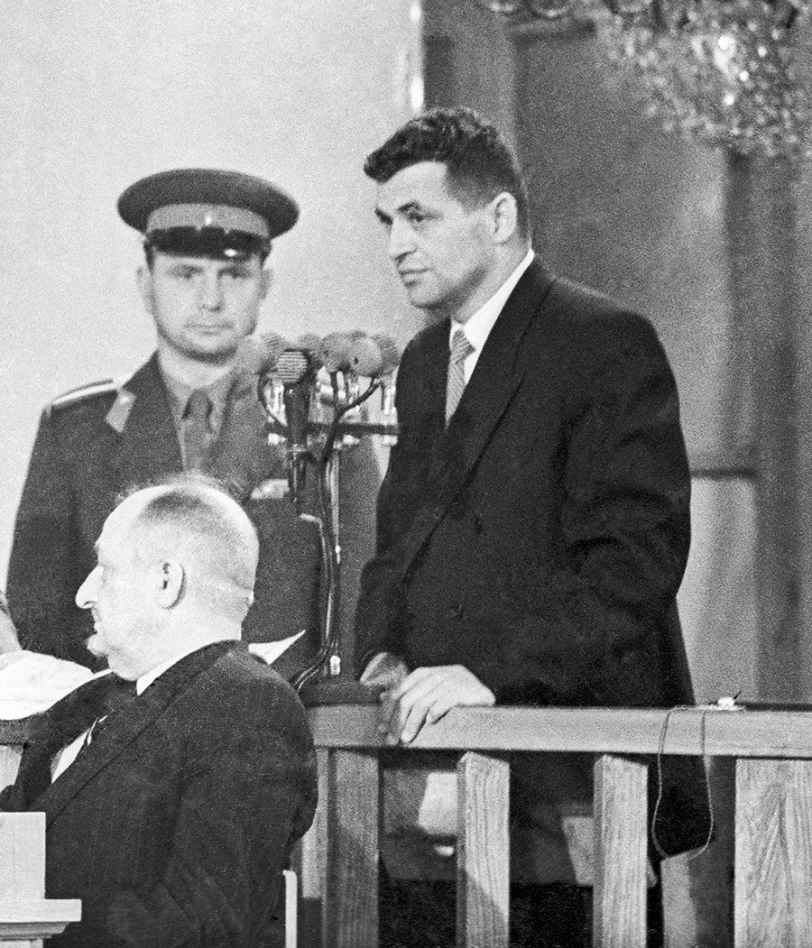 Francis Gary Powers na sojenju v ZSSR 19. avgusta 1960