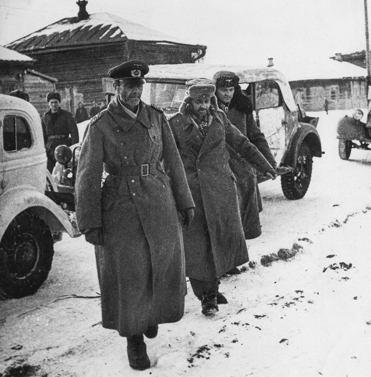 Field-Marshal Friedrich Paulus and his staff taken prisoner in Stalingrad.