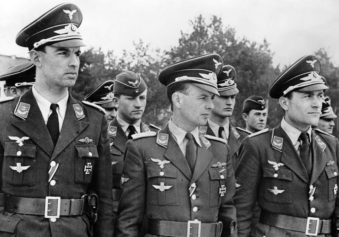 Luftwaffe pilots with the Iron Cross I.