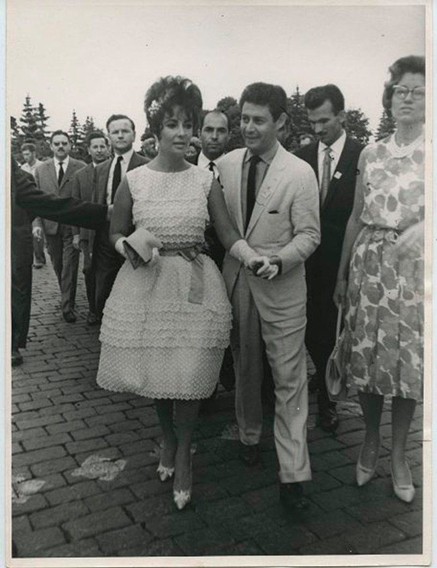 Elizabeth Taylor und Eddie Fisher auf dem Roten Platz, 1961