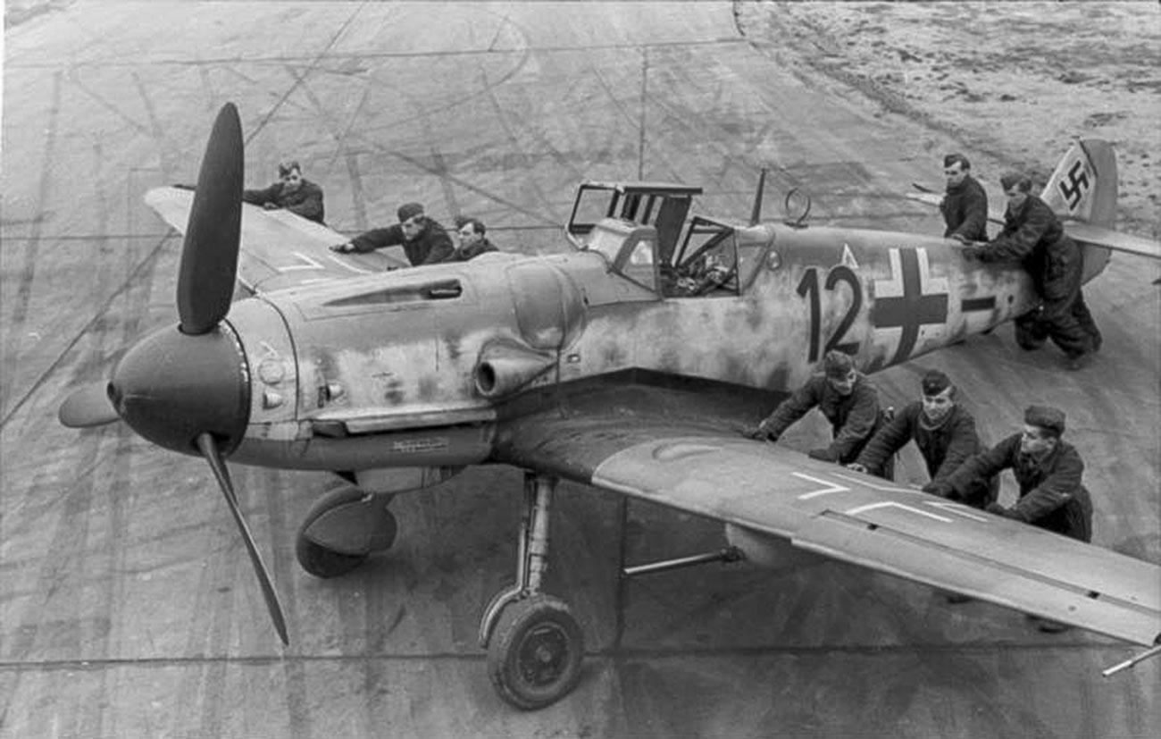 Германски ловец Месершмит Bf 109 (Ме 109).
