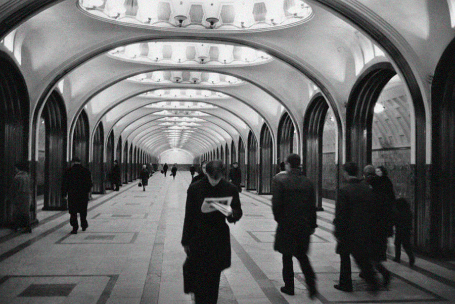 モスクワのマヤコフスキー駅構内、1970年