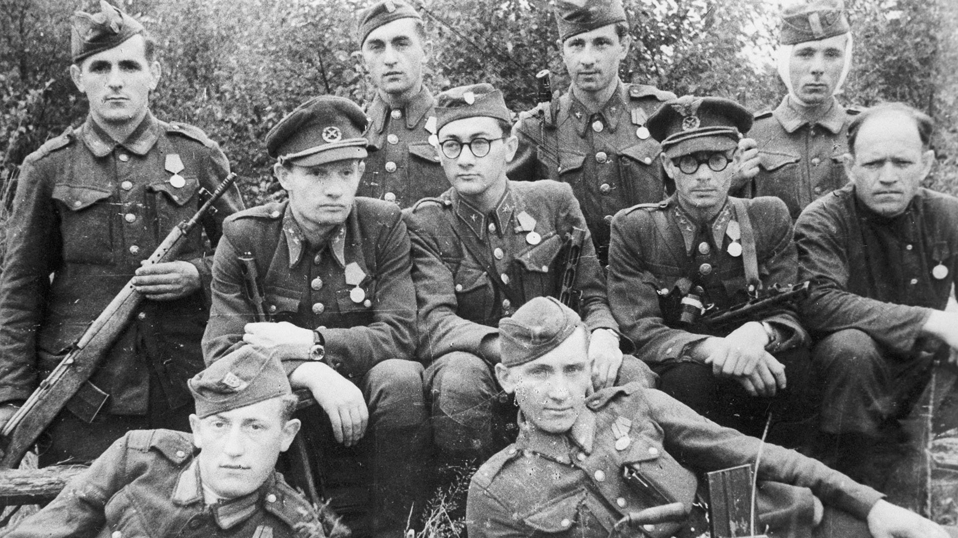 Un détachement de soldats et d'officiers slovaques qui ont fait défection du côté des partisans