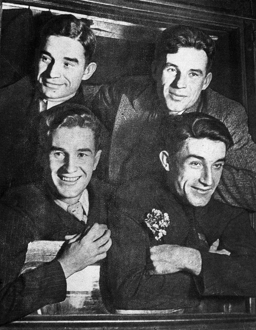 Igralci v ekipi Spartaka, bratje Starostini: (spodaj z leve proti desni) Pjotr in Andrej, zgoraj Nikolaj in Aleksander, 1936