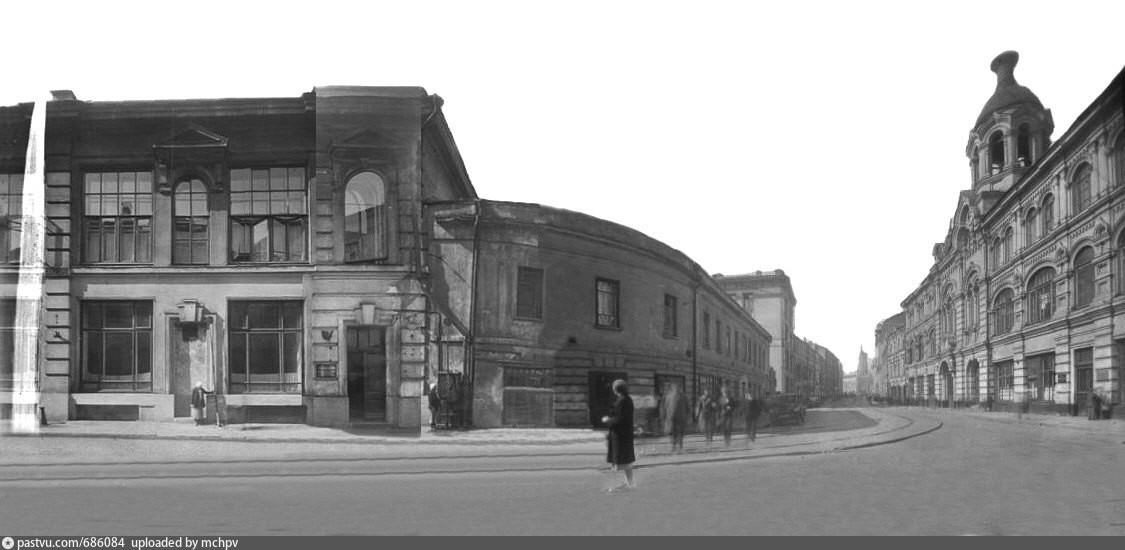 Das Gebäude an der Ecke in den Jahren 1934-1935