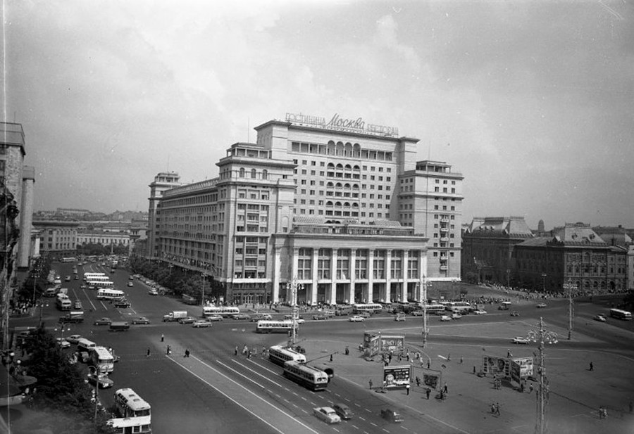 マネージナヤ広場とホテル・モスクワ