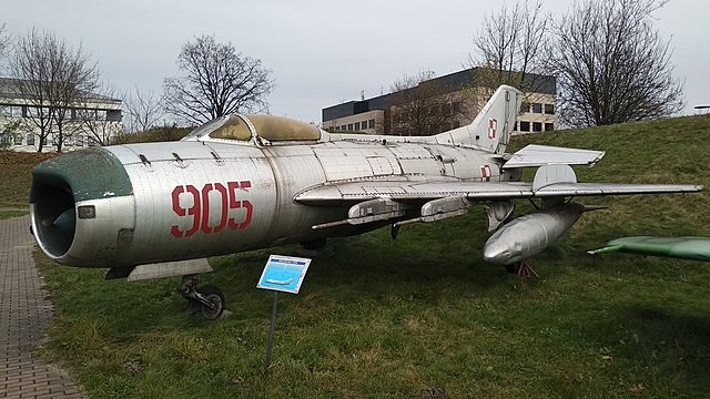 MiG-19 expuesto en el Museo de la Aviación de Cracovia
