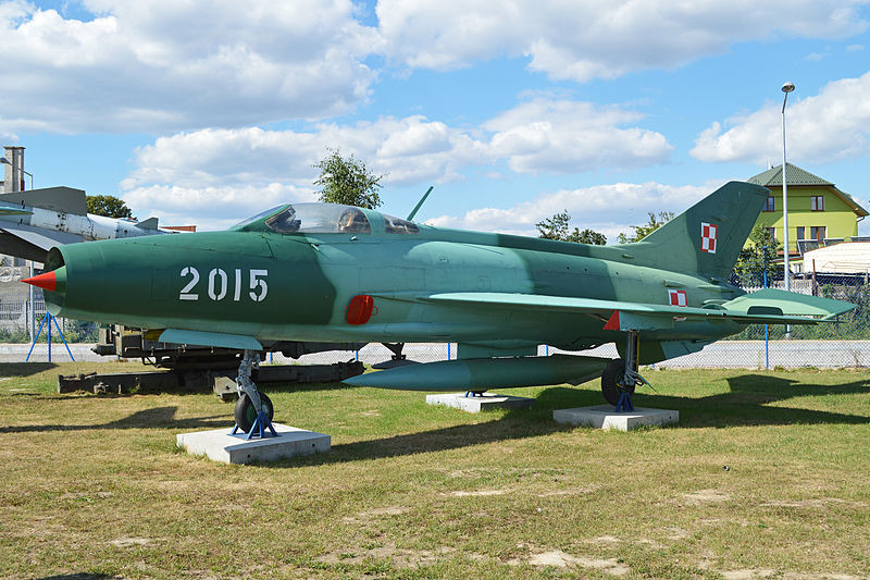 Este ejemplar de MiG-21F-13 la antigua Fuerza Aérea Polaca está expuesto en el Muzeum Sit Powietrznych de Deblin, Polonia.