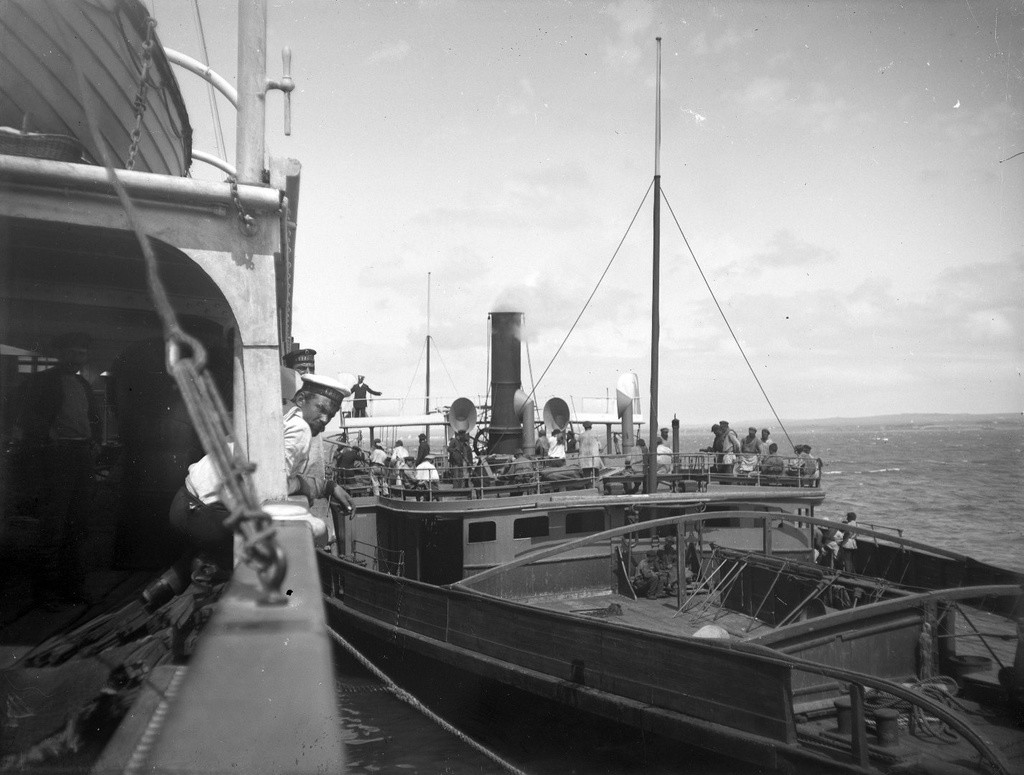 ヤルタでの船の接弦。1897年