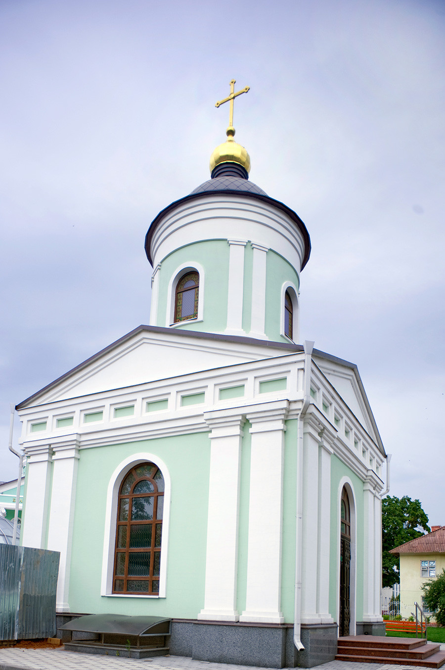 Chapel of St. Ioasaph of Belgorod. Built in 2011 on the site of Trinity Cathedral at the burial place of Ioasaph. June 24, 2015