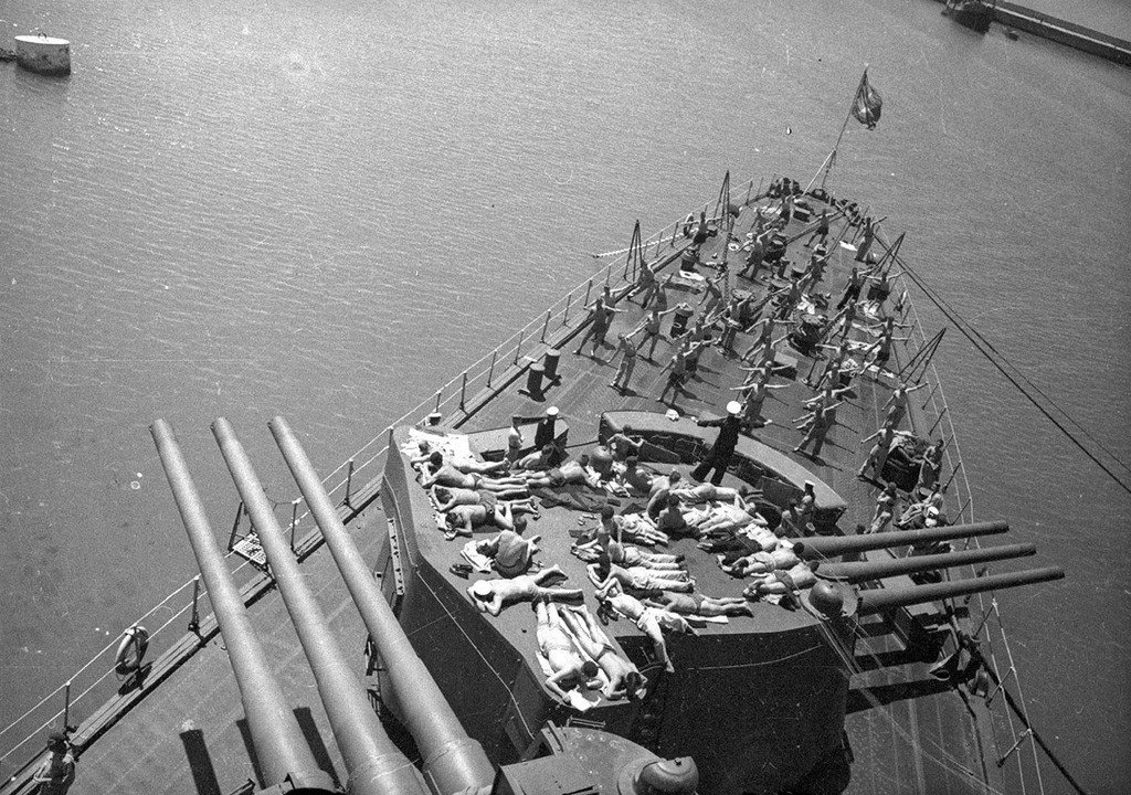Le croiseur Molotov en Crimée, 1942