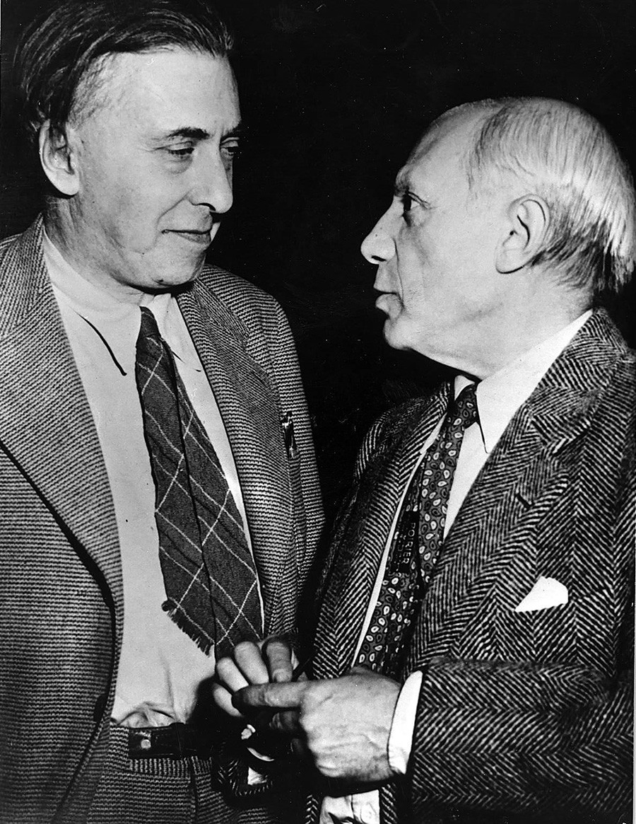 Ilja Ehrenburg (l.) und Pablo Picasso