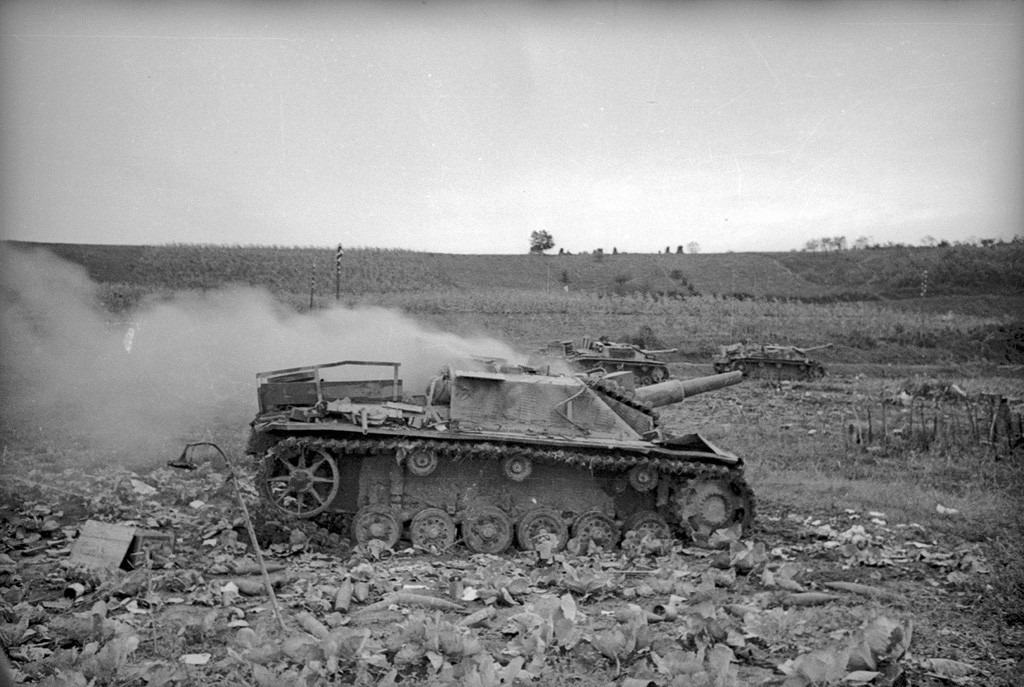 Подбитые немецкие танки. Подбитый STUG 3. Подбитые немецкие танки 1941. Танк т4 Германия подбитые. Курская дуга подбитые танки.