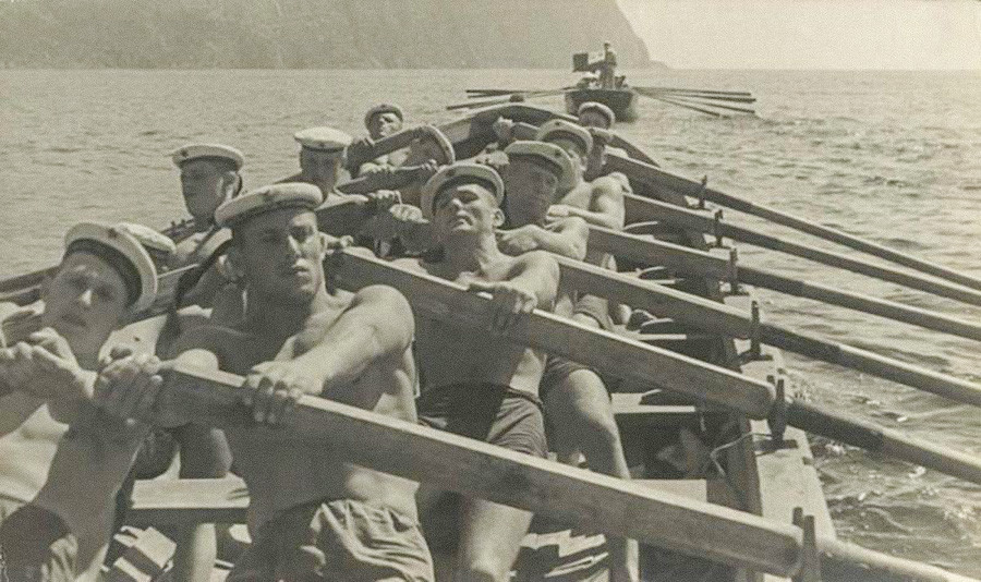 Marins de la Flotte de la mer Noire durant leur routine, années 1930

