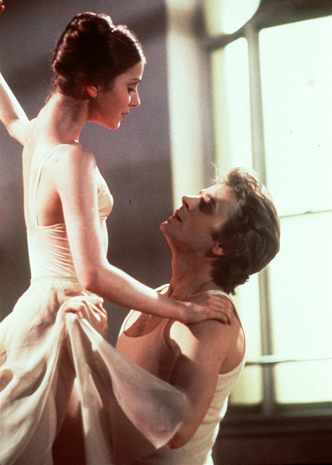 Mikhaïl Barychnikov avec la danseuse de ballet et une actrice américaine Leslie Browne
