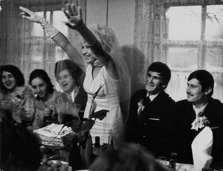 Célébration d'un mariage dans les années 1970
