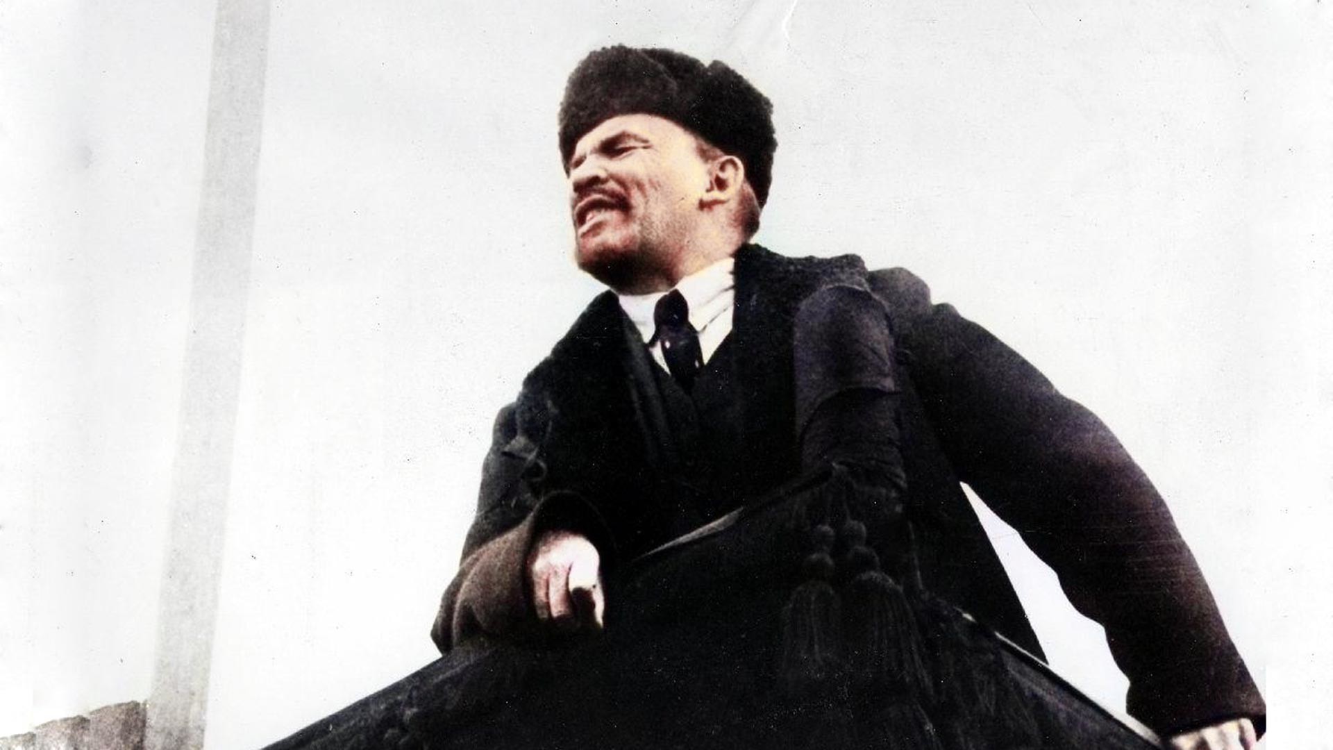 Vladimir Lenin selama orasi publik