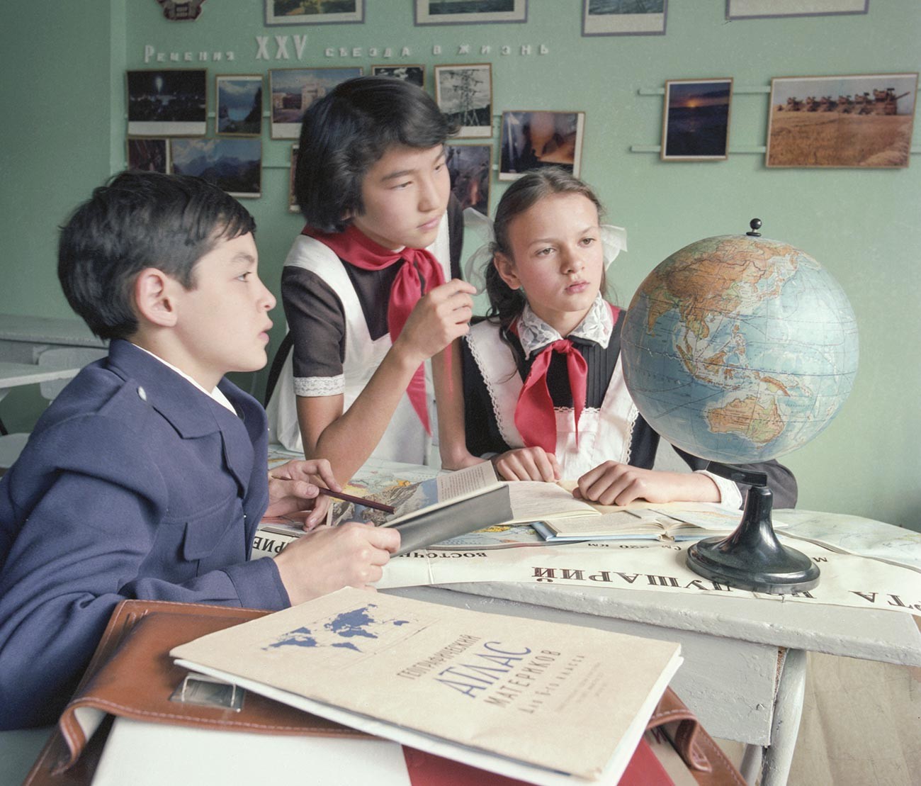Schoolchildren in Almaty, Kazakh SSR