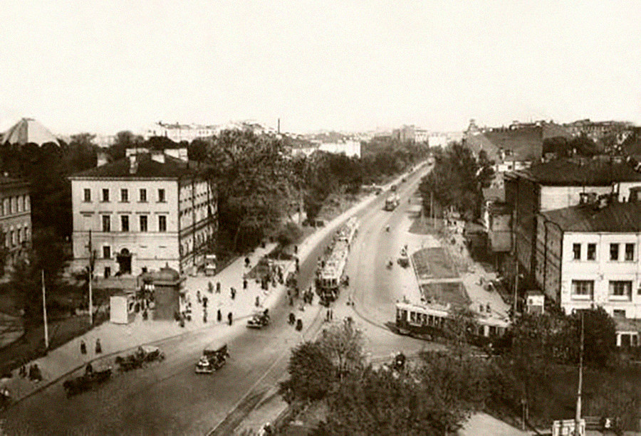Sadovaja-Kudrinskaja da Piazza Vosstanija, 1928- 1929