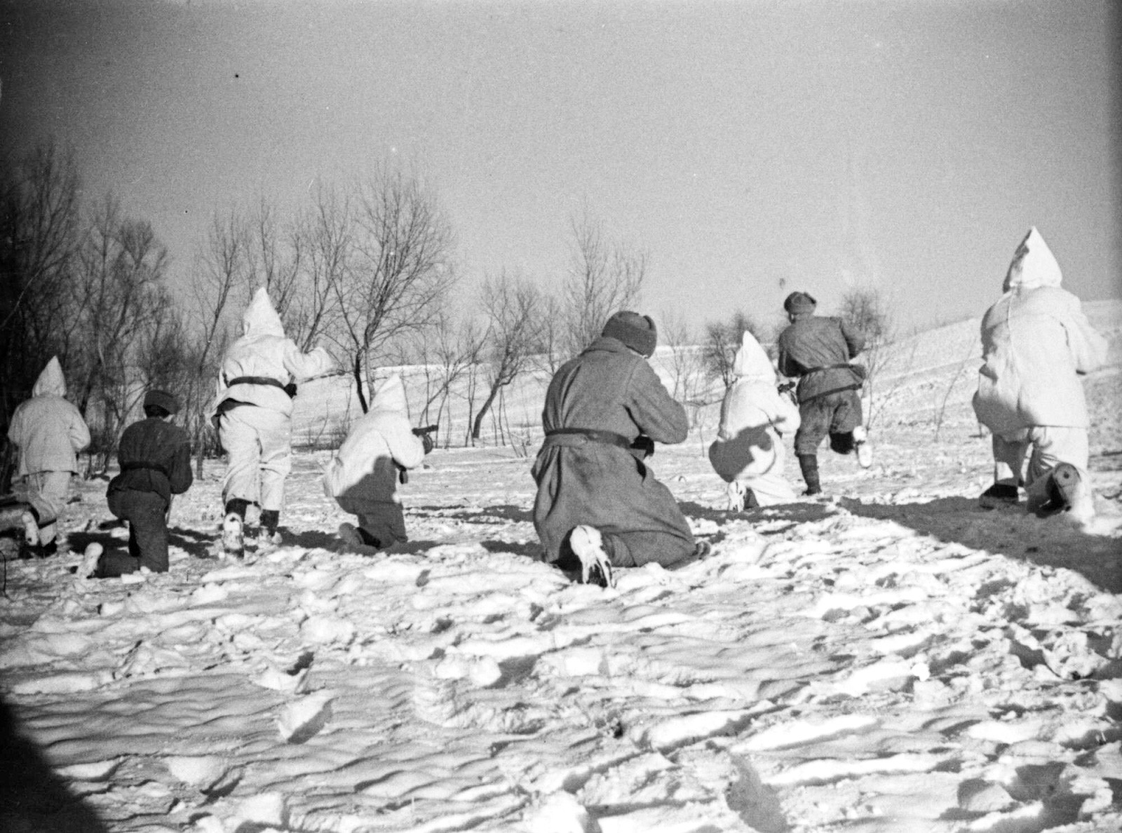 Des soldats sous le commandement de l'officier Volkov combattent dans les environs de Budapest
