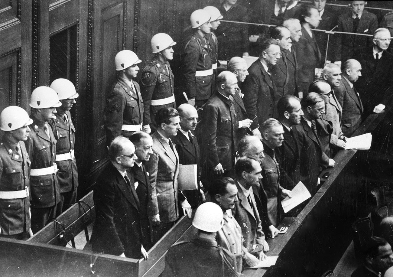 Pengadilan Nuremberg  — serangkaian pengadilan militer yang diadakan setelah Perang Dunia II oleh pasukan Sekutu di bawah hukum internasional dan hukum perang.