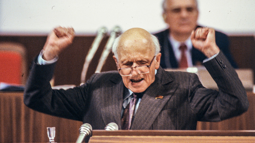 Andrêi Sákharov no Congresso dos Deputados do Povo da URSS, em 1989.
