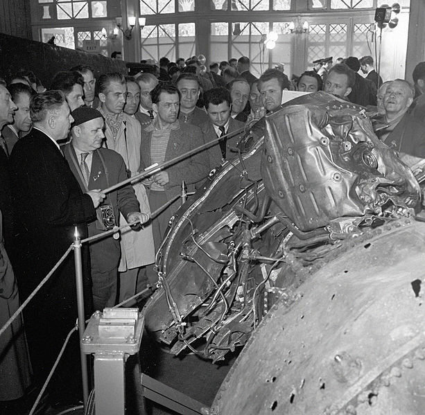 El motor del avión estadounidense Lockheed U-2 derribado, pilotado por el espía Francis Gary Powers, expuesto en el Parque Gorki