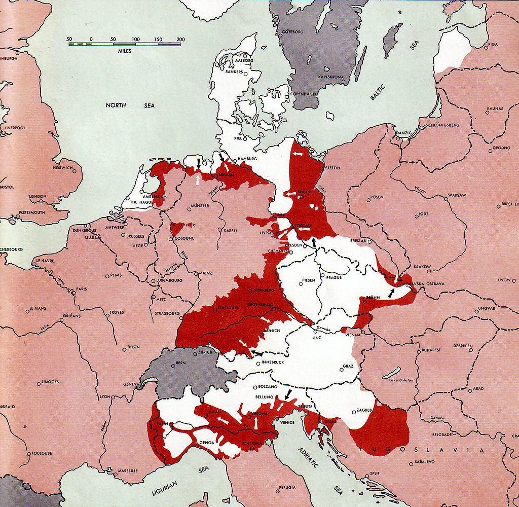 Situacija v Evropi 1. maja 1945; s temno rdečo so označena bojišča, rožnata so območja pod nadzorom zaveznikov, bela pa pod nemškim nadzorom.