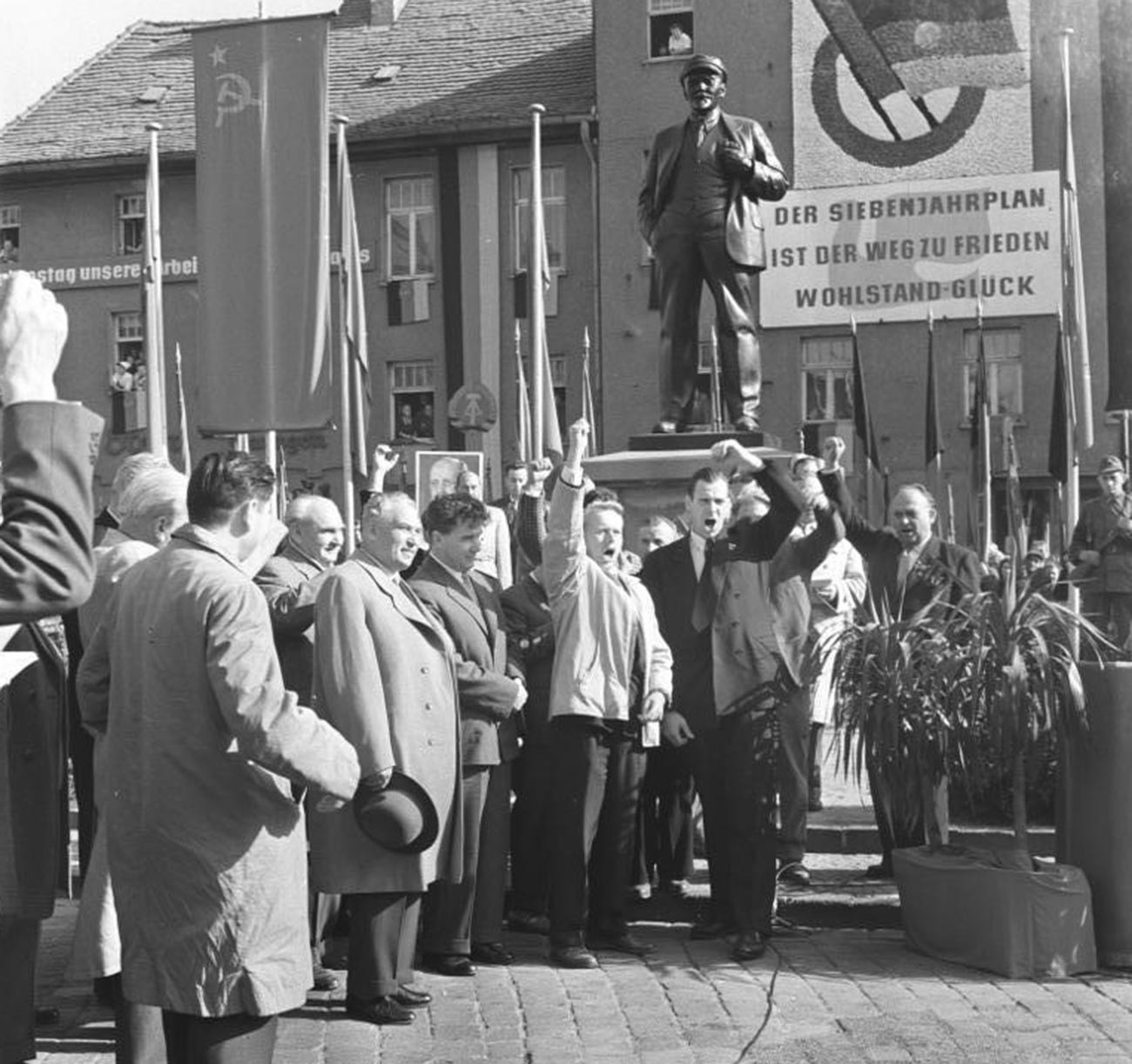 Eisleben, Lenindenkmal, sowjetischer Delegation.