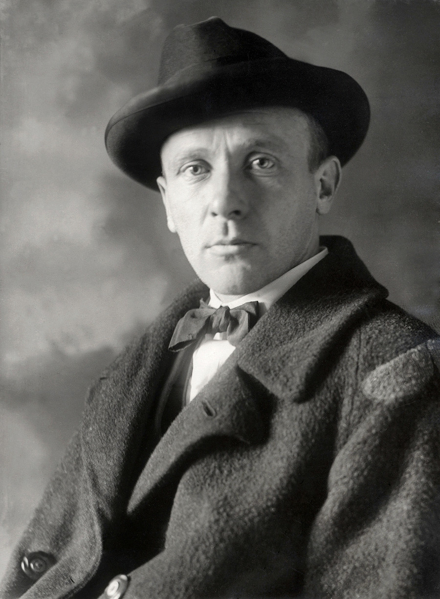 Mijaíl Bulgákov (1891-1940), escritor soviético y ruso. 1928. 