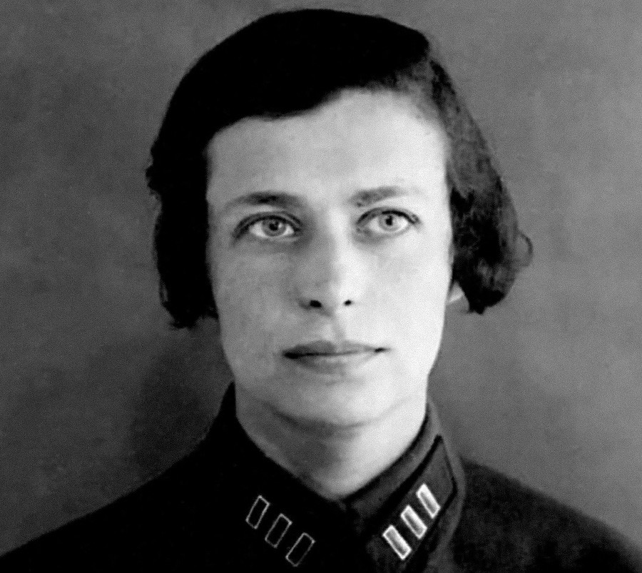 Elena Ferrari / Olga Golubowskaja-Golubewa (1899-1938), Dichterin und Geheimdienstoffizierin.