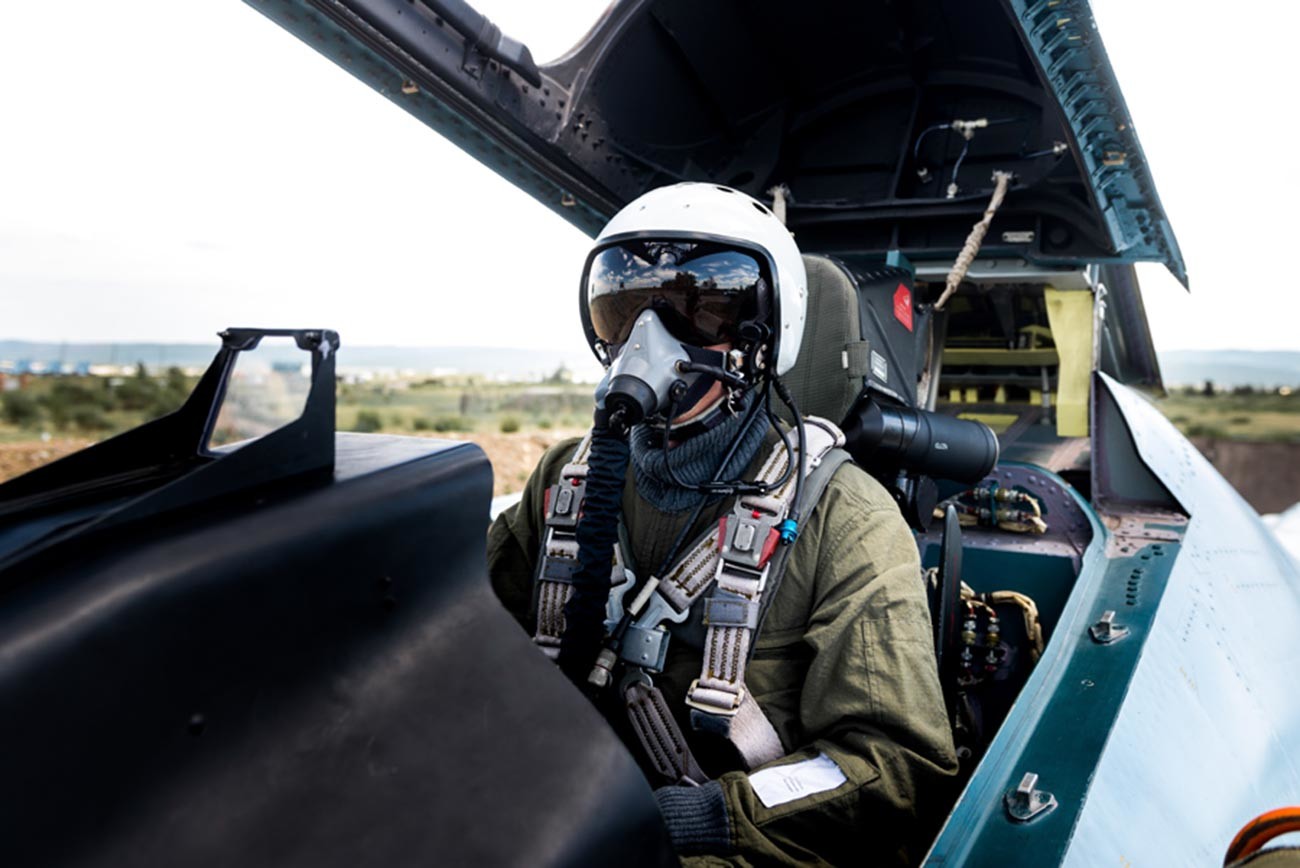 Изтребители Су-30СМ от 120-ия отделен смесен авиополк на земята и в небето: работни дни на летище Домна