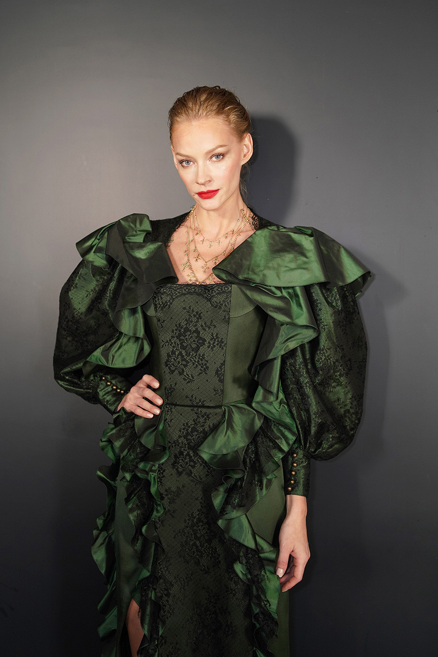Khodchenkova no desfile de Ulyana Sergeenko Primavera Verão 2019, na Paris Fashion Week, em Paris

