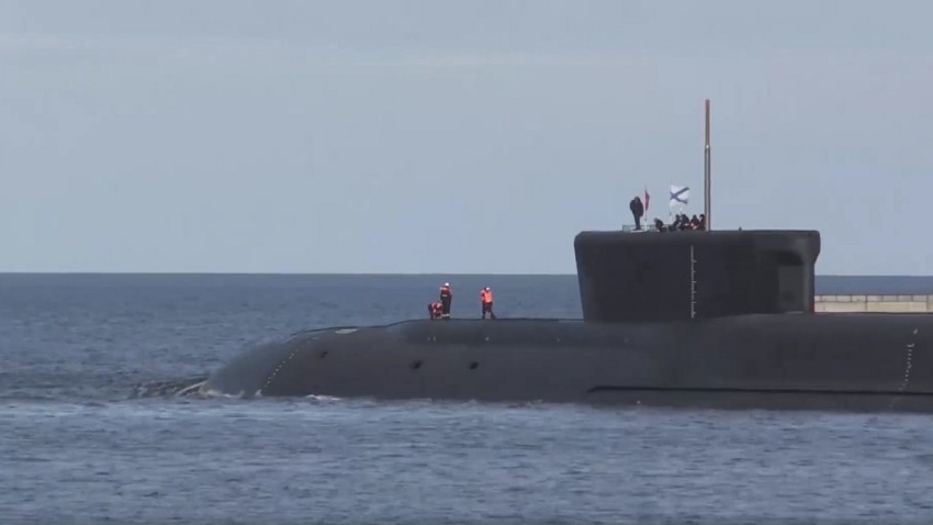 Ruska strateška nuklearna podmornica "Jurij Dolgoruki" klase 955 "Borej" uspješno je testirala četiri interkontinentalne balističke rakete "Bulava" iz Bijelog mora.