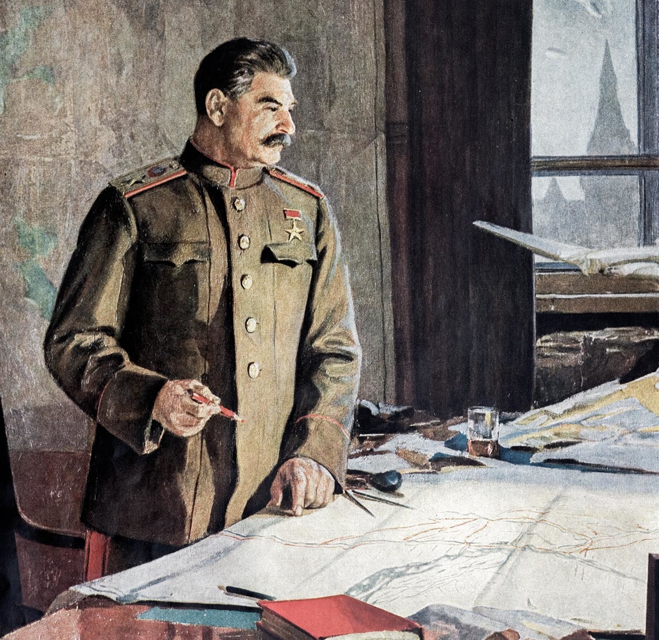 Никита Хрущев пытался доказать, что Сталин был полным профаном в военных вопросах.
