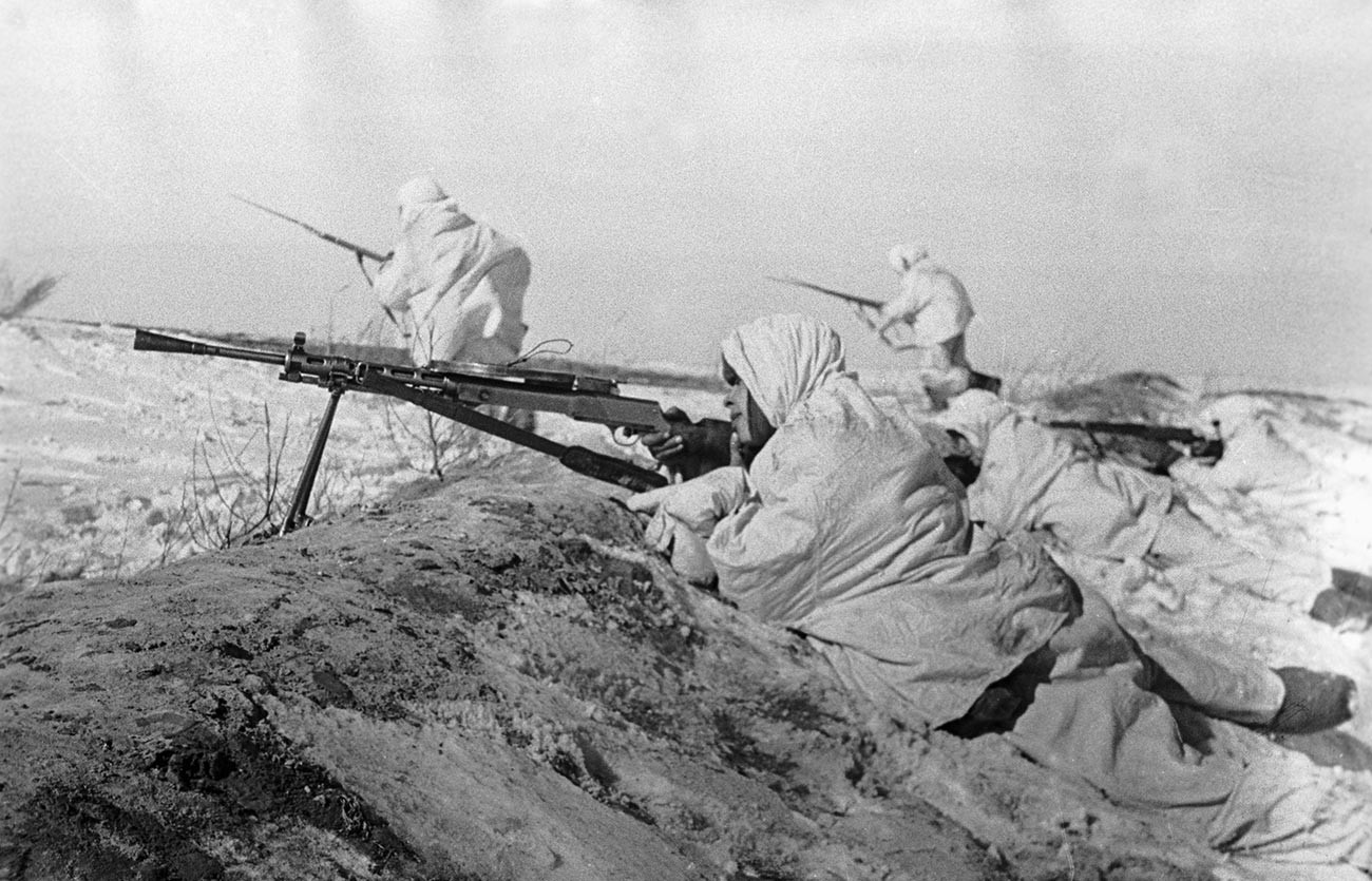 Sowjetische Infanterie während der Schlacht um Moskau.