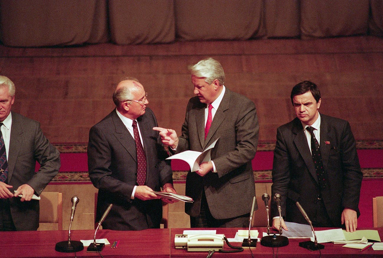 Gorbačov in Jelcin po neuspelem poskusu državnega udara